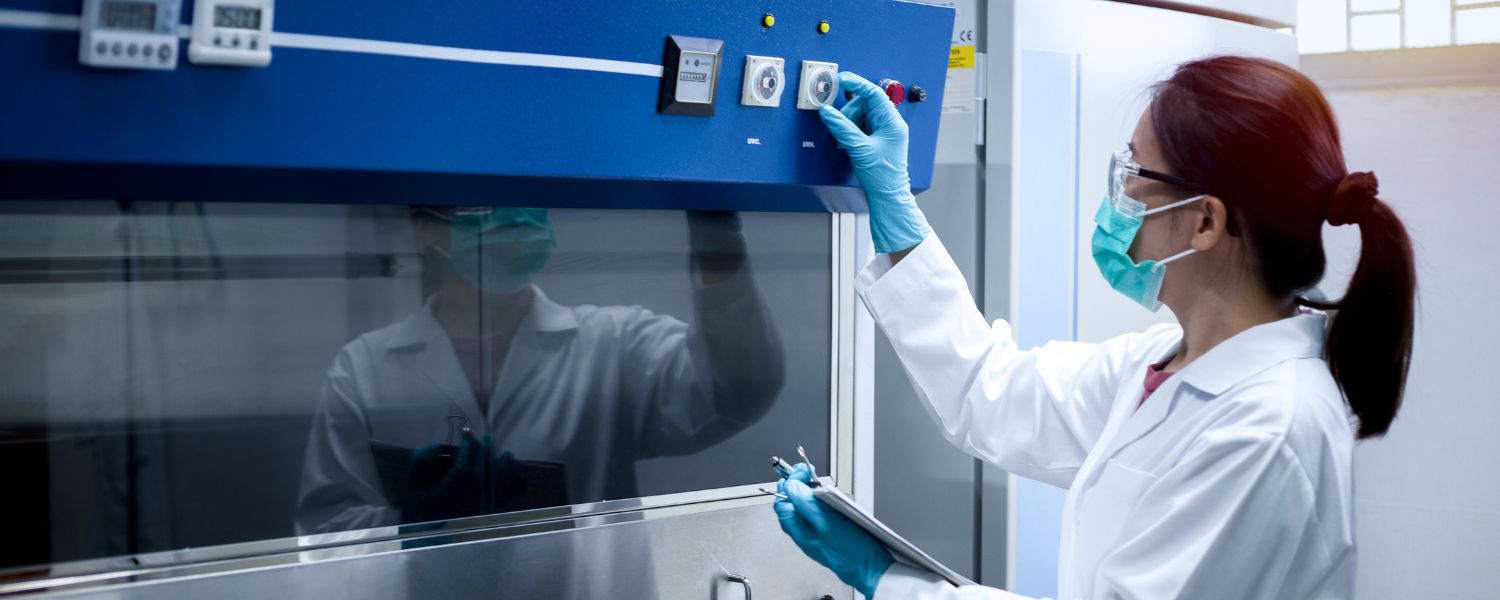 Key Differences Between Biosafety Cabinets and Fume Hoods